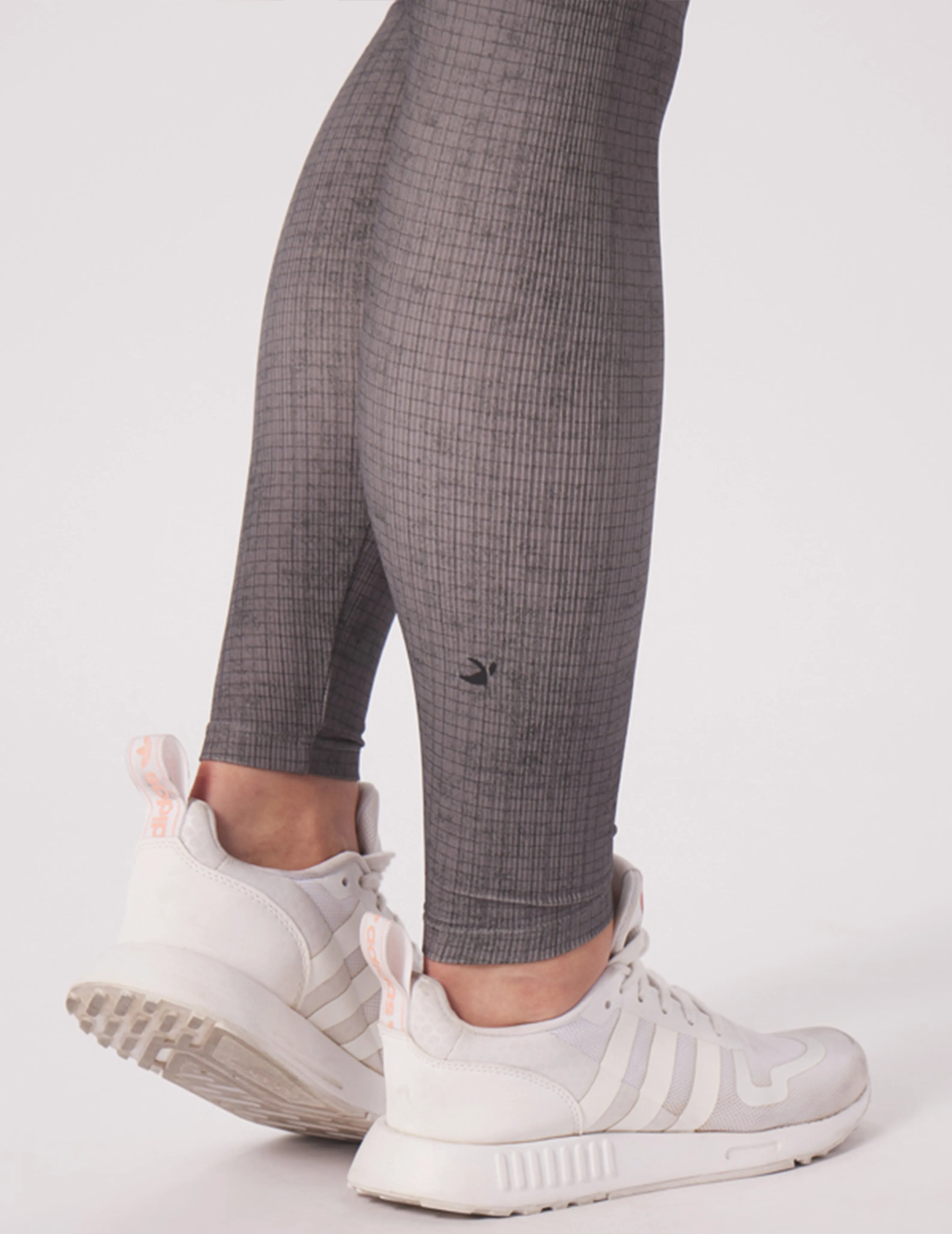 Sultry Legging: Carbon Window Pane