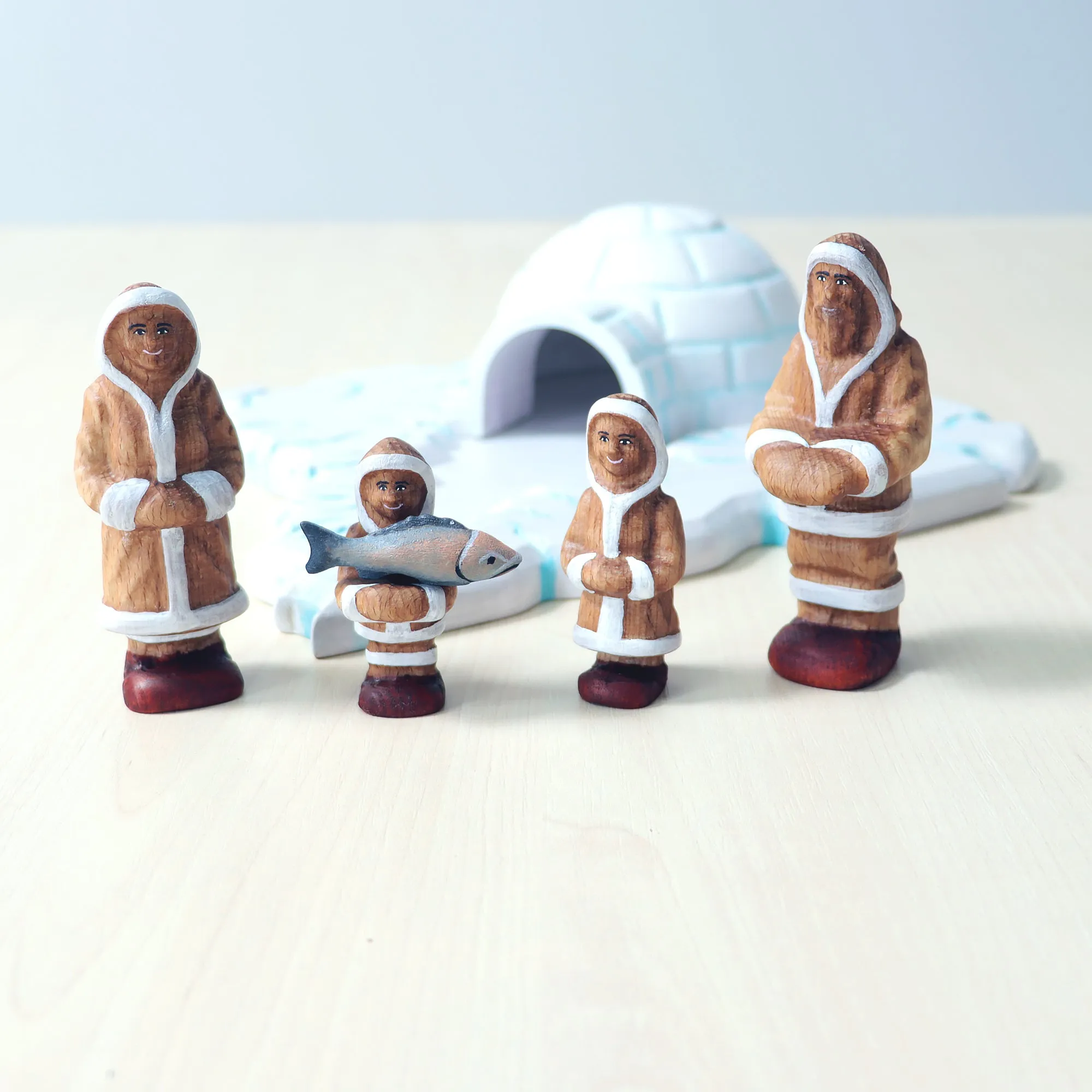 Wooden Eskimo Mum