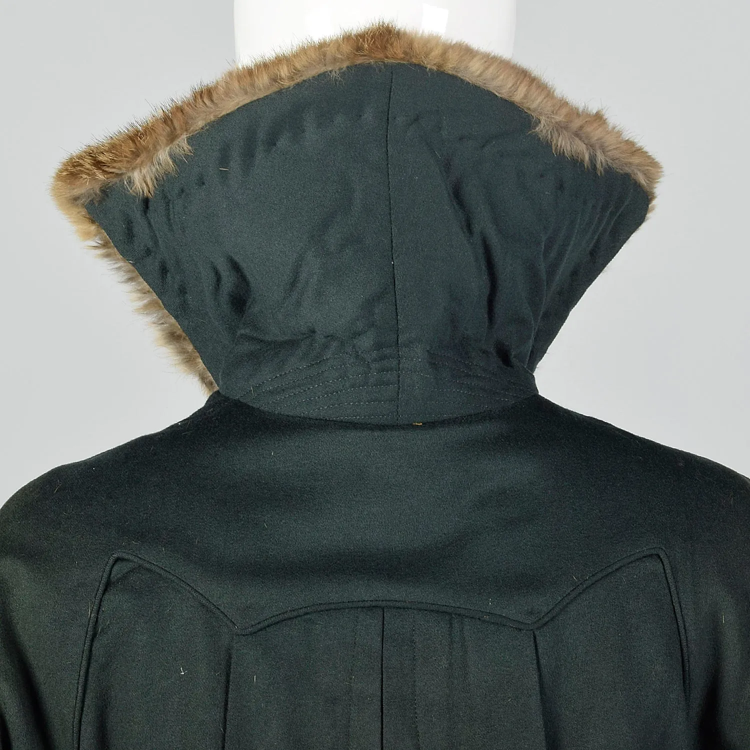 XS 1910s Green Wool Coat with Rabbit Fur Trim