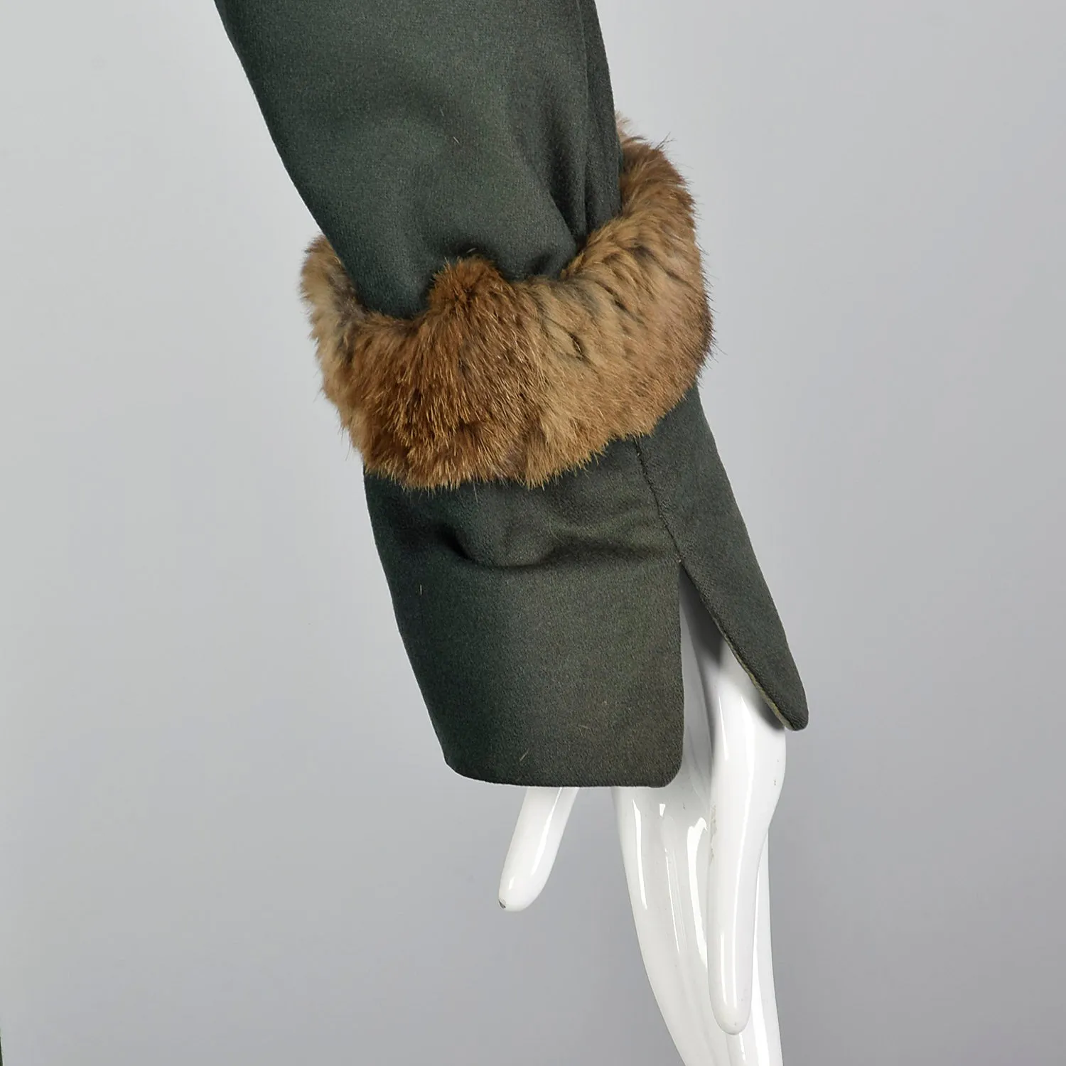 XS 1910s Green Wool Coat with Rabbit Fur Trim